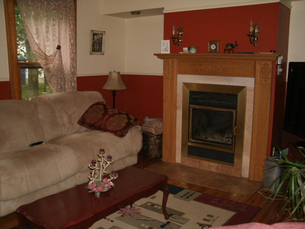 Ici Et Maintenant Bed and Breakfast Magog Eksteriør billede