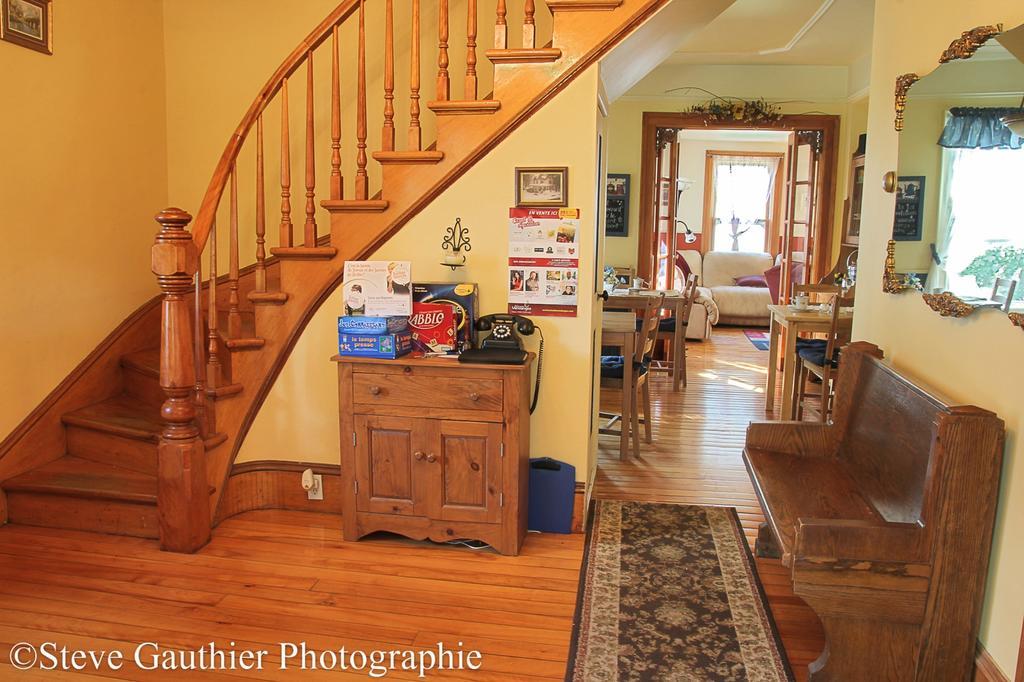 Ici Et Maintenant Bed and Breakfast Magog Eksteriør billede