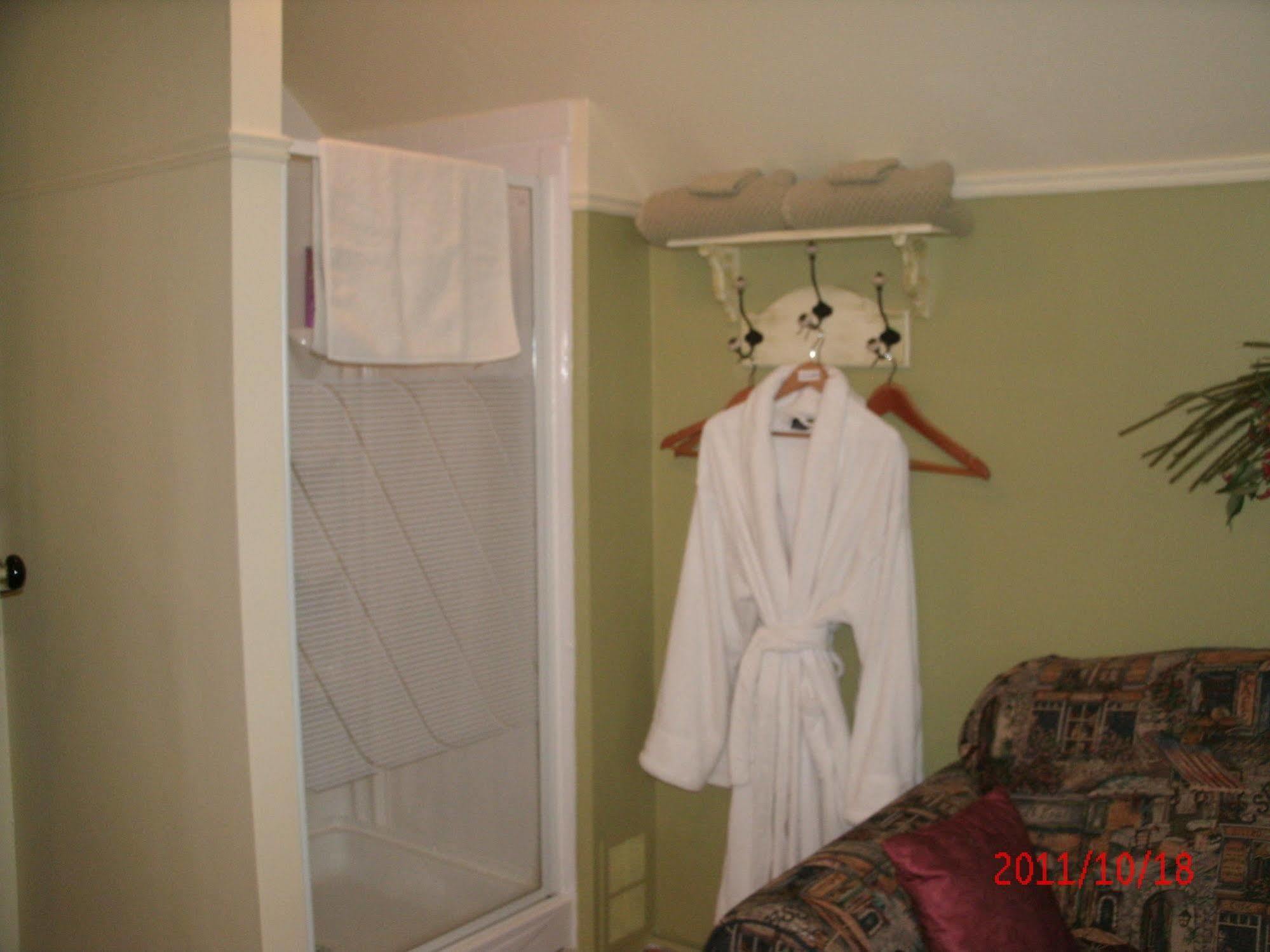 Ici Et Maintenant Bed and Breakfast Magog Eksteriør billede